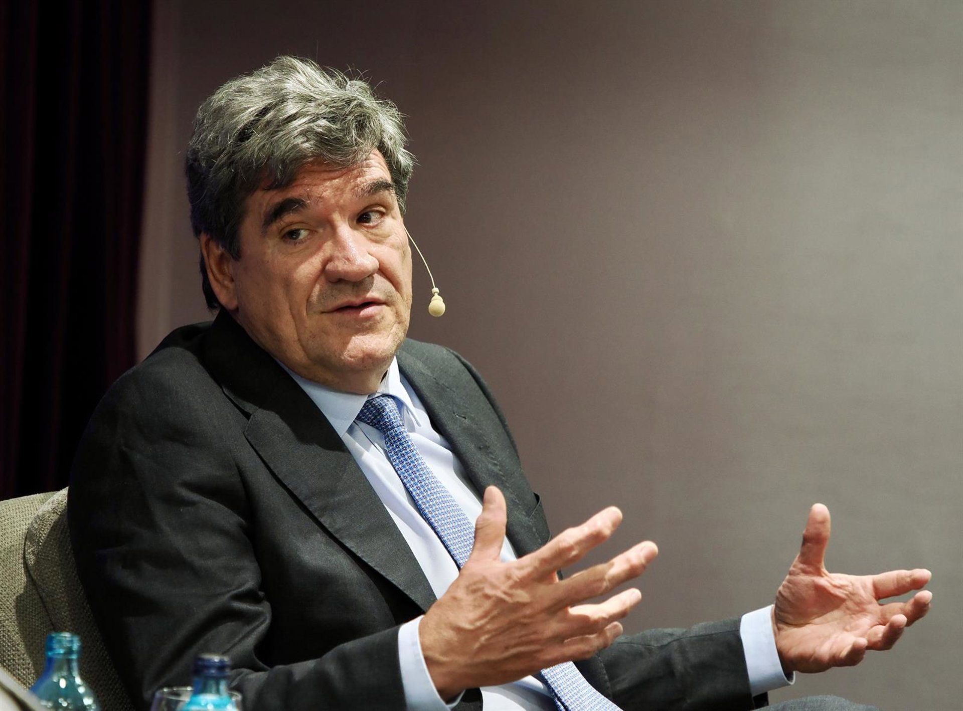 Escrivá destaca la resiliencia de la economía frente a tensiones geopolíticas, pero ve posibles disrupciones