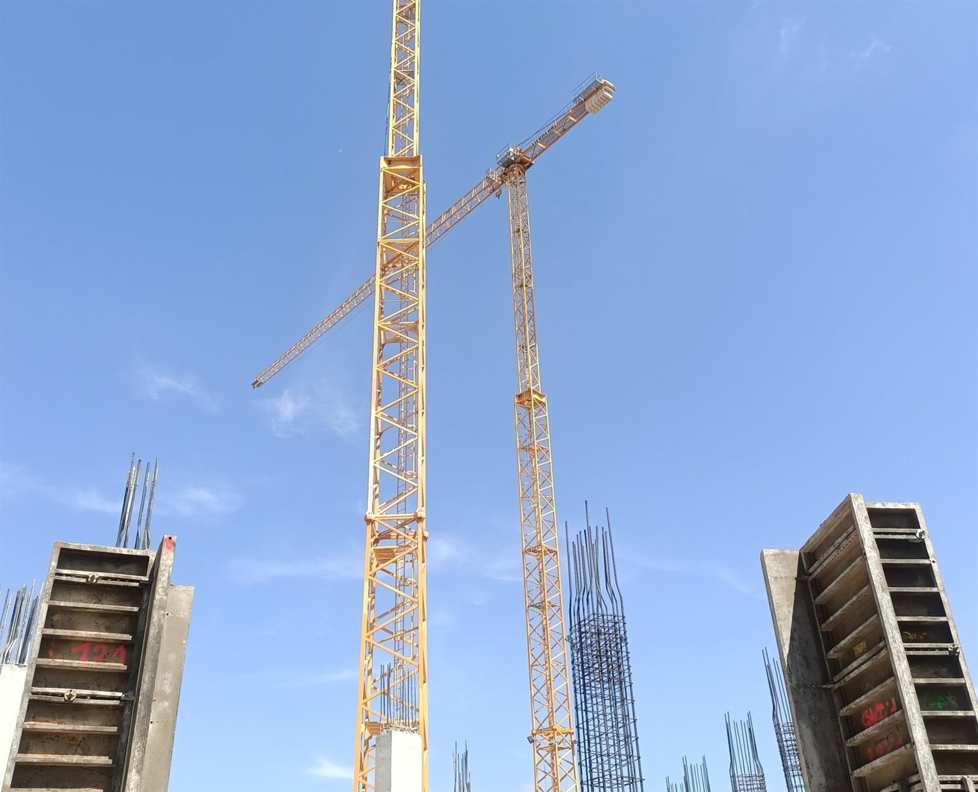 El PP reclama en la Eurocámara incentivos a la compra de vivienda y acelerar permisos de construcción