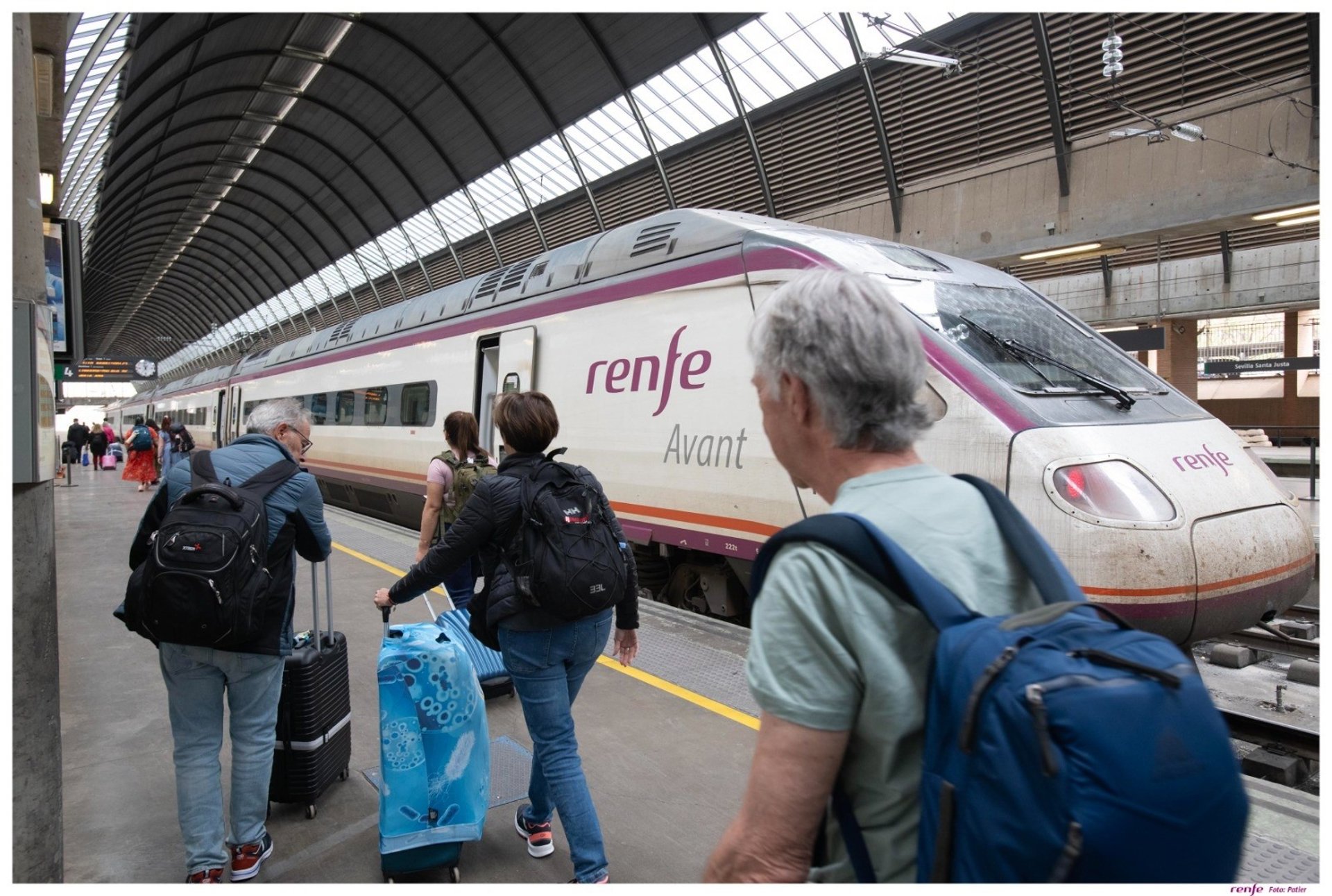 Renfe asegura que los 150 trenes Avant que circularon ayer llegaron con solo un retraso medio de 4 minutos