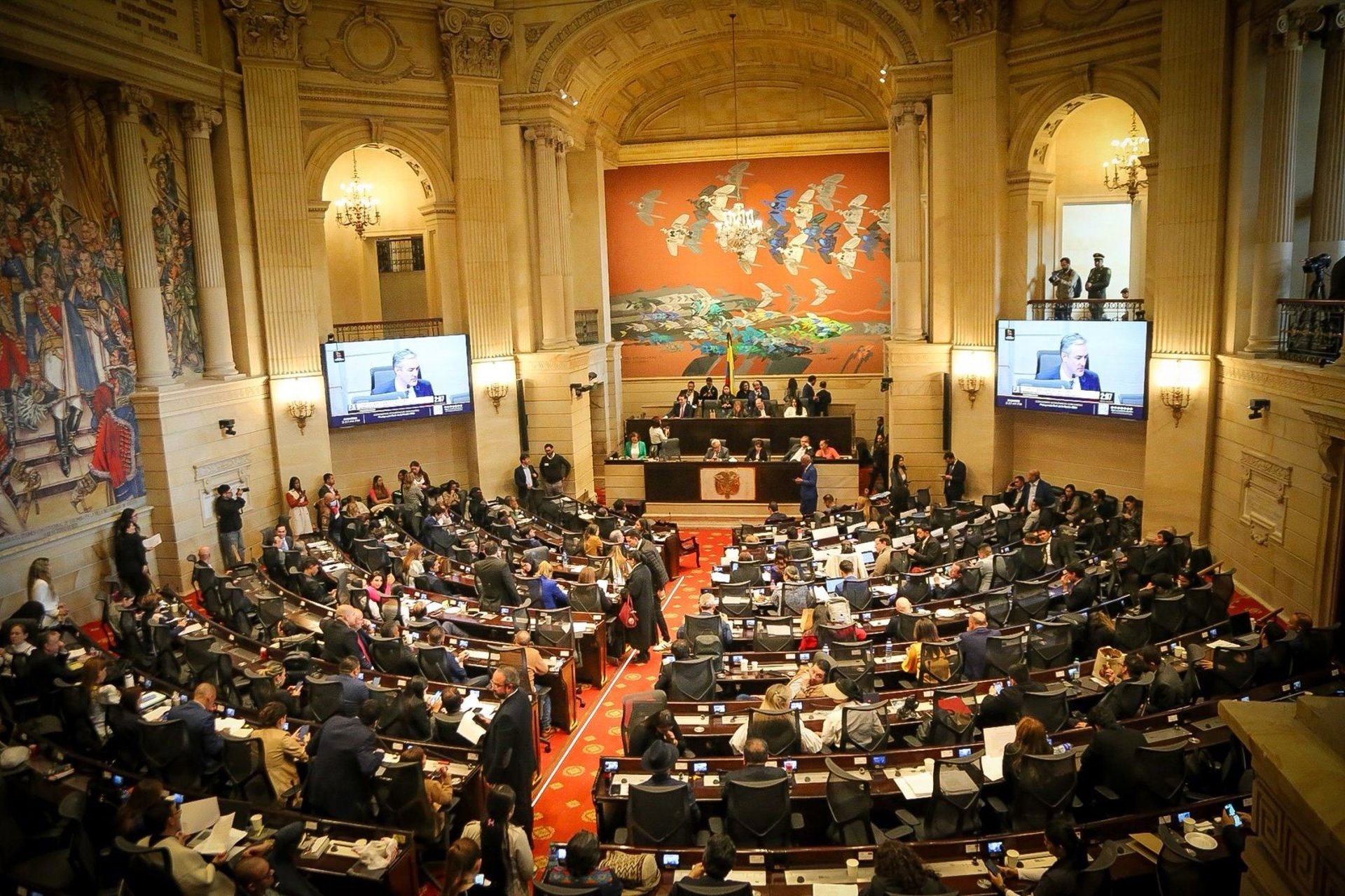 El Congreso de Colombia aprueba el Presupuesto General de 2026, pero reduce el total en 2.000 millones