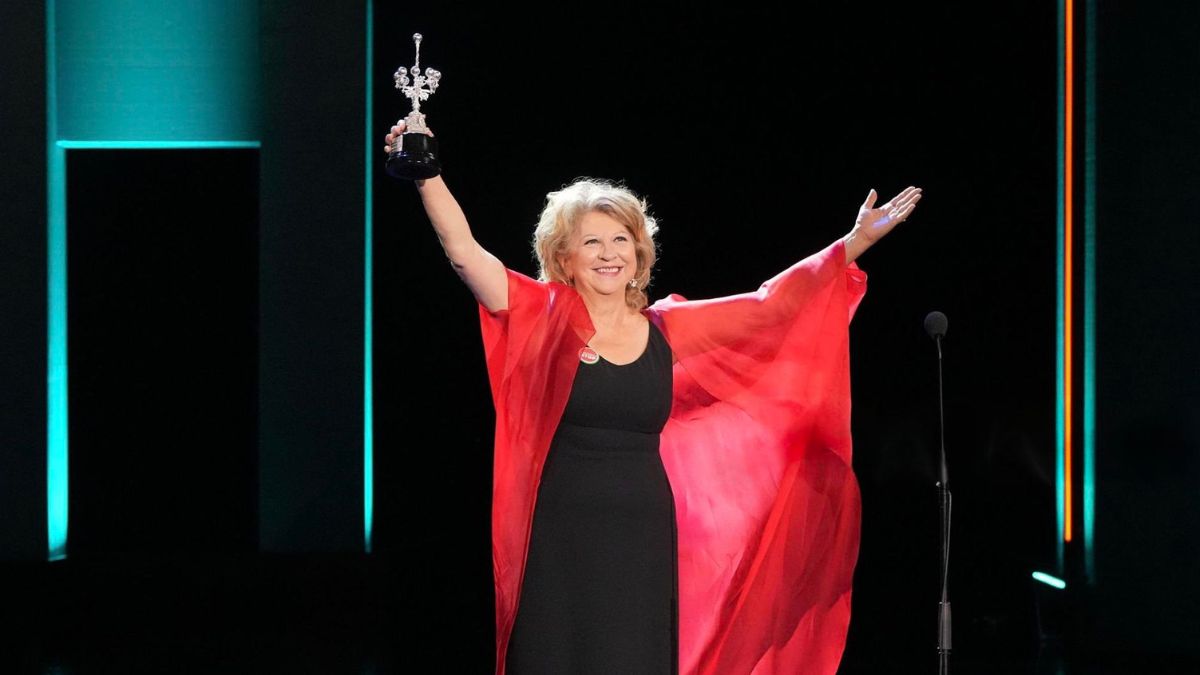 Esther García, la icónica productora de Almodóvar, galardonada con el Premio Donostia