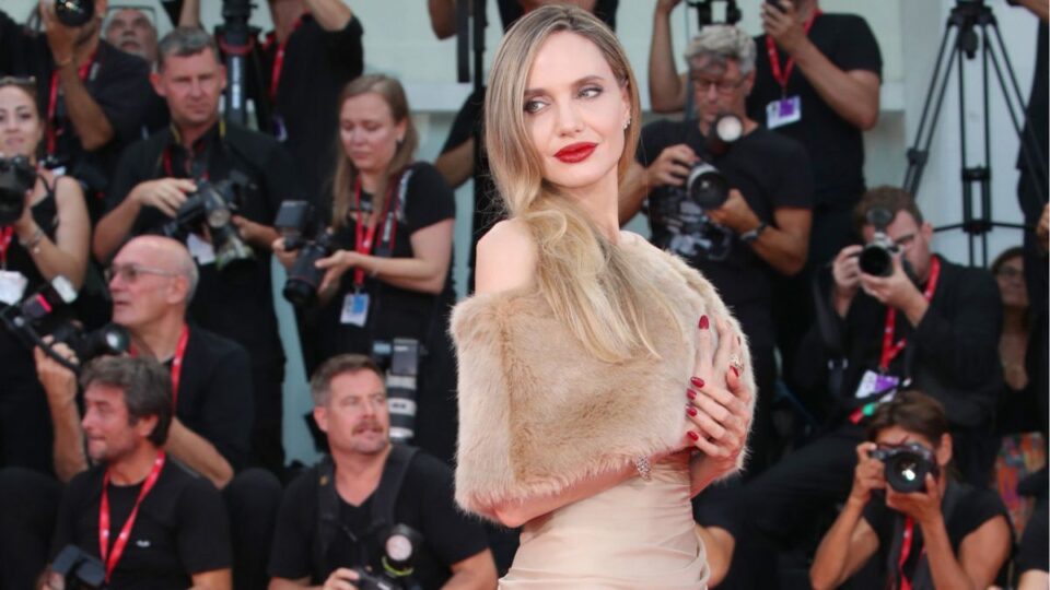 Angelina Jolie debuta en el Festival de San Sebastián con la película ‘Couture’