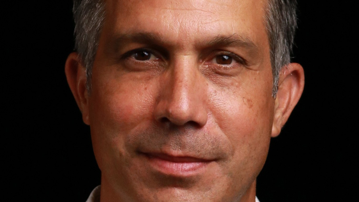 El hombre que sube los coches a la nube