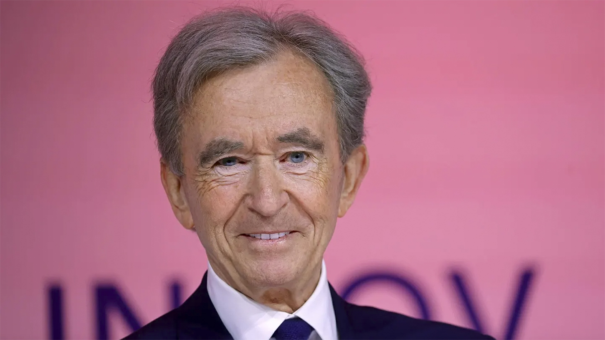 La fortuna de Bernard Arnault aumenta en 19.000 millones de dólares gracias al alza de las acciones de LVMH tras unos resultados positivos