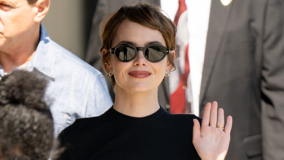 Vuelve el loco mundo de Yorgos Lanthimos y su musa Emma Stone con ‘Bugonia’