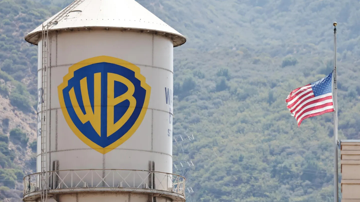 Warner Bros. Discovery considera su venta: las acciones suben un 10%