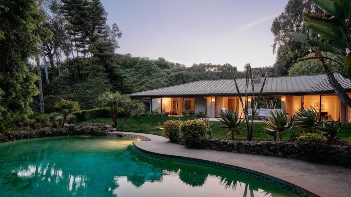 Así es la casa en venta por 20 millones de dólares en la que Sinatra, Reagan y Jimmy Stewart celebraron fiestas de Hollywood
