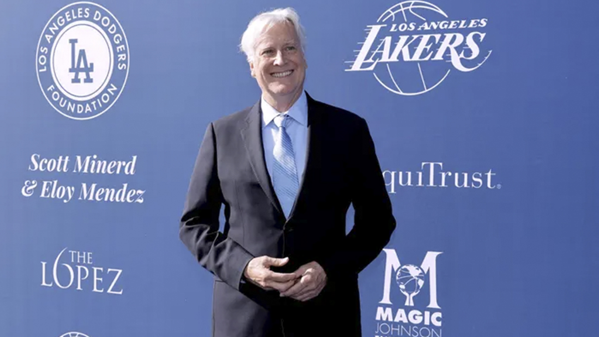 La NBA aprueba la venta de los Lakers A Mark Walter, propietario de los Dodgers, por 10.000 millones