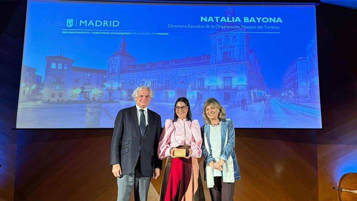 El Ayuntamiento de Madrid reconoce a la directora ejecutiva de la Organización Mundial del Turismo por su impacto positivo en la ciudad