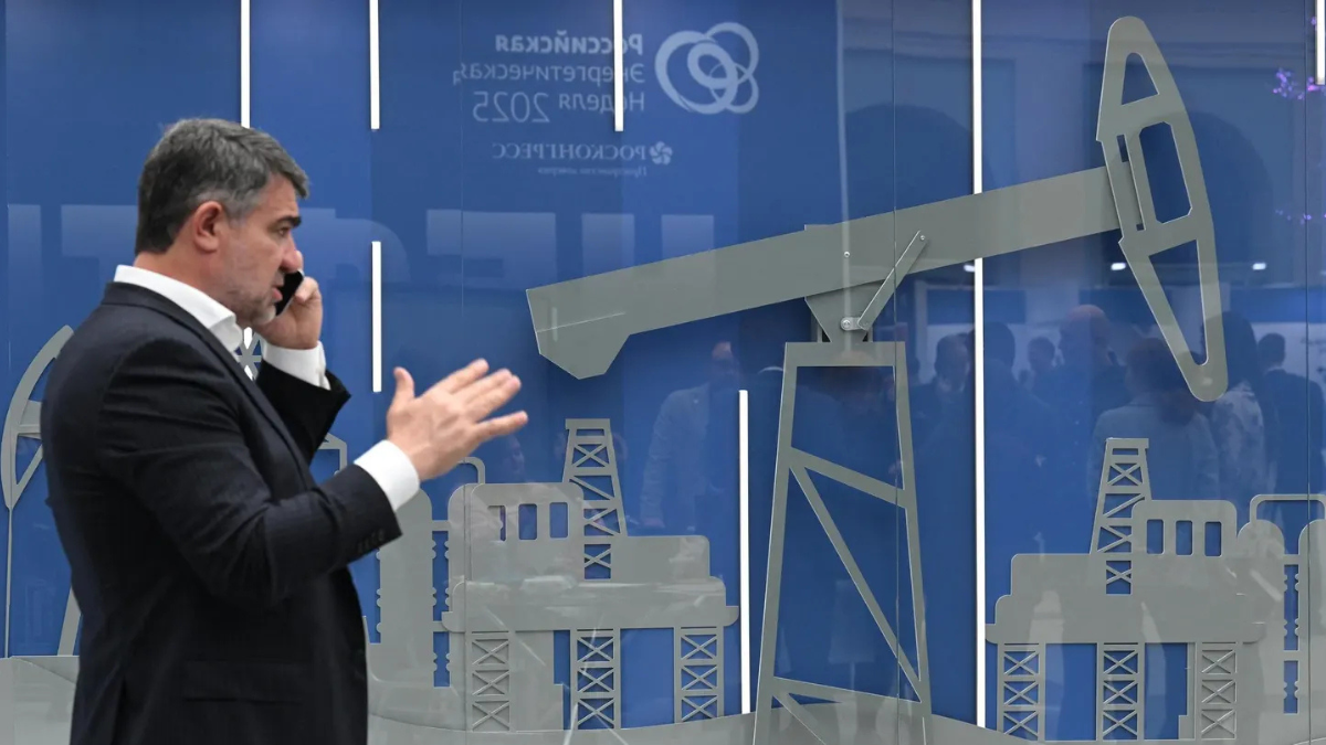 Los precios mundiales del petróleo suben un 5% tras las sanciones de Trump a las petroleras rusas