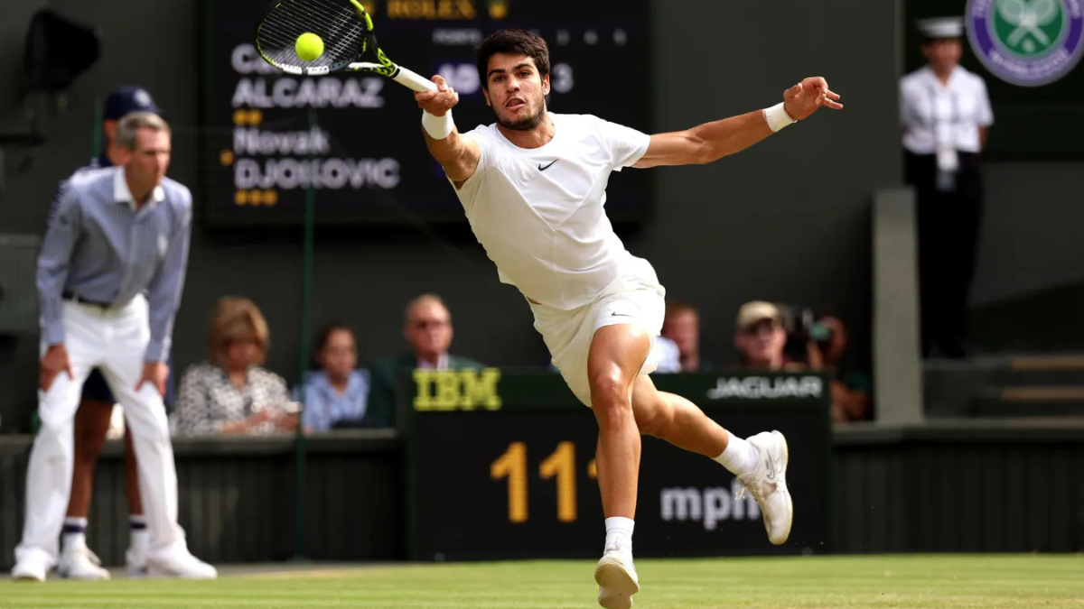 La raqueta que hizo historia: el legado de Carlos Alcaraz llega a subasta, con un precio de 200.000 dólares