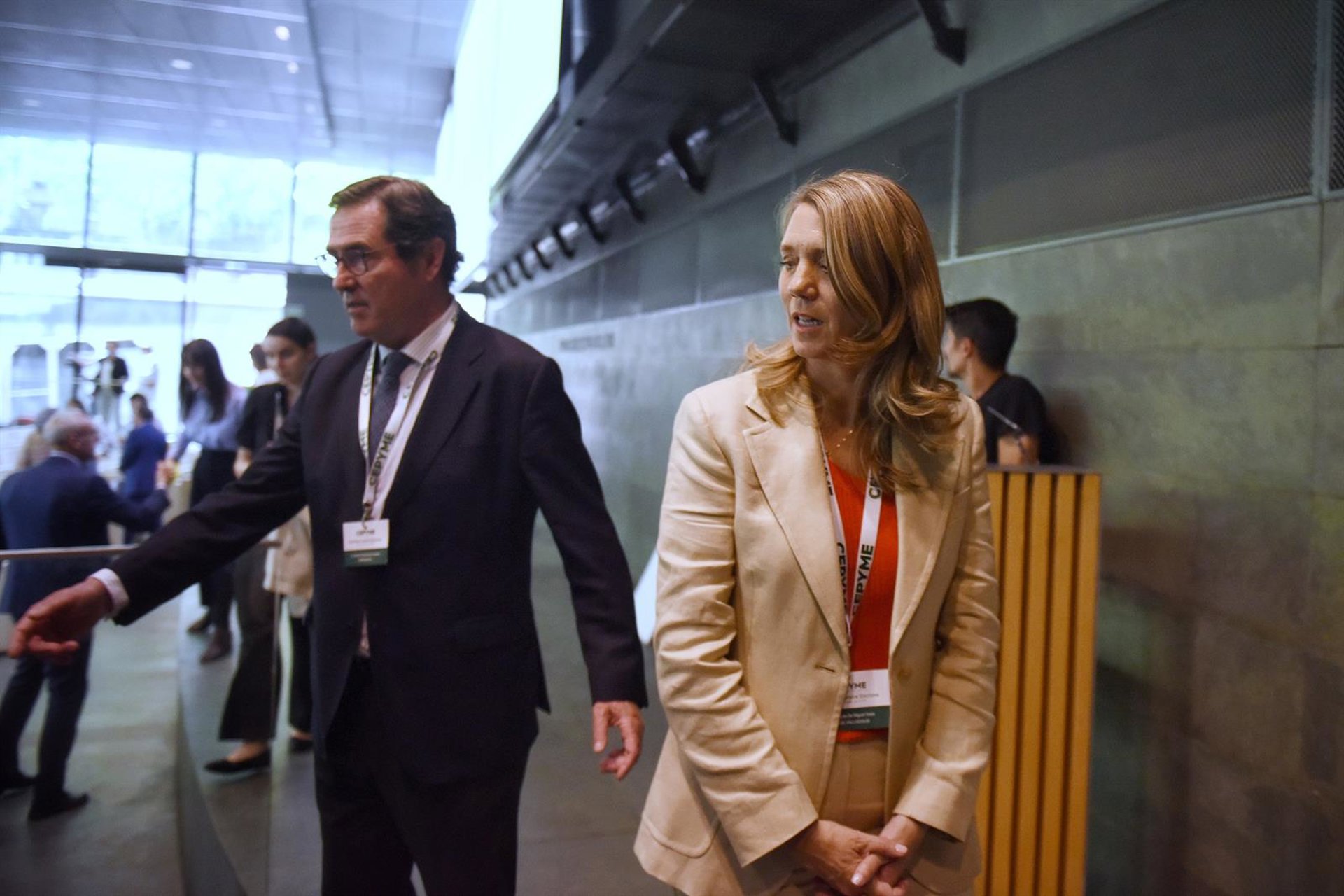 CEOE y Cepyme advierten de que sigue el «sufrimiento» de las pequeñas empresas pese a la mejora del paro