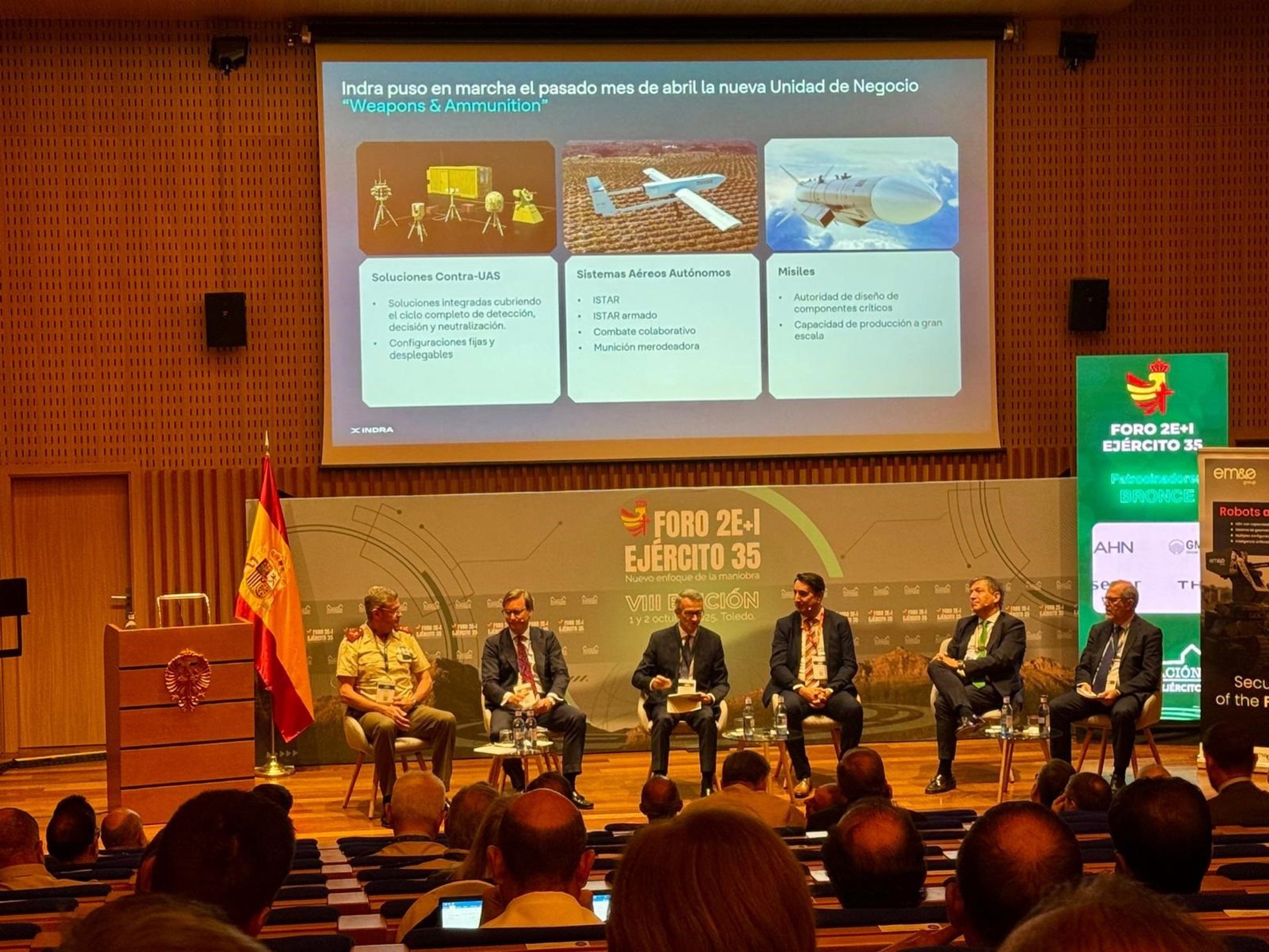 Indra presenta sus drones, sistemas antidrón y radares de vanguardia críticos en el ‘Foro 2E+I Ejército 35’