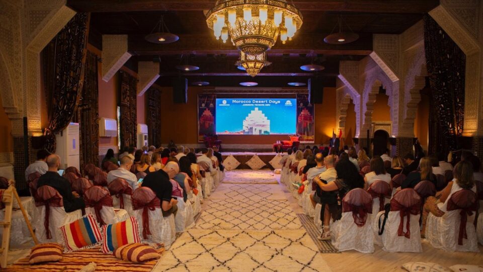 CEAV celebra unas jornadas en el desierto con la colaboración de la Oficina Nacional de Turismo de Marruecos