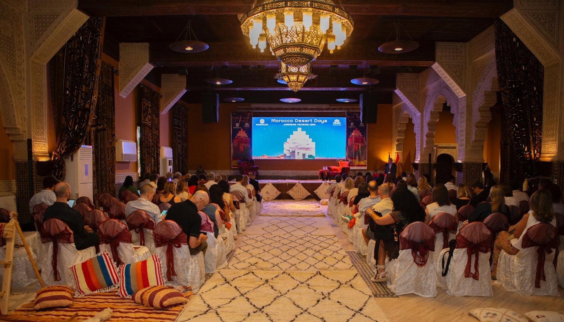 CEAV celebra unas jornadas en el desierto con la colaboración de la Oficina Nacional de Turismo de Marruecos