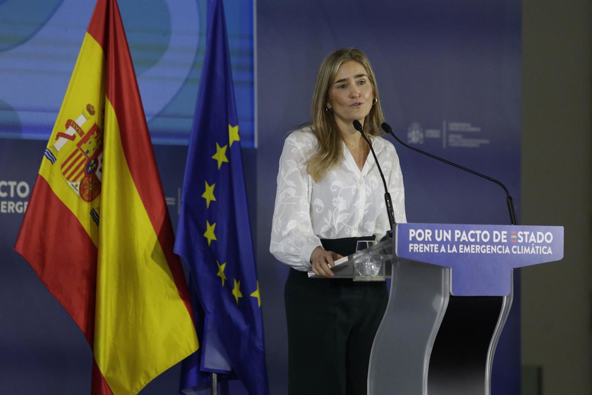 Aagesen asegura que el sistema eléctrico peninsular está más preparado y reforzado para evitar un apagón