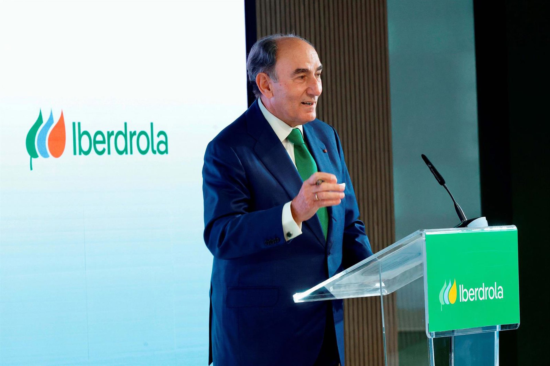 Iberdrola cierra la compra a Previ de su participación en Neoenergia por 1.920 millones