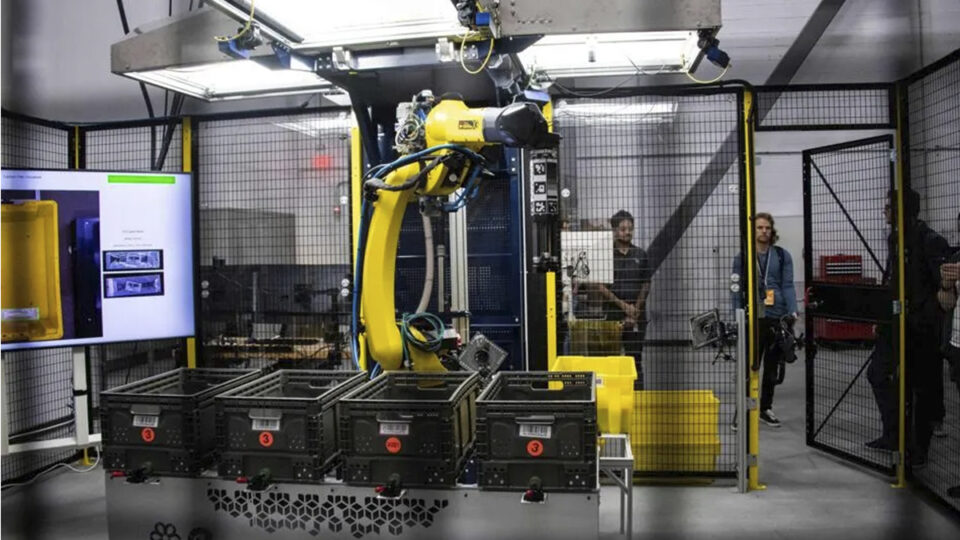 Amazon emplea robots para poder pagar mucho más a sus trabajadores humanos