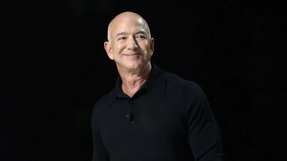 Jeff Bezos suma 24.000 millones de dólares a su patrimonio tras el récord de las acciones de Amazon