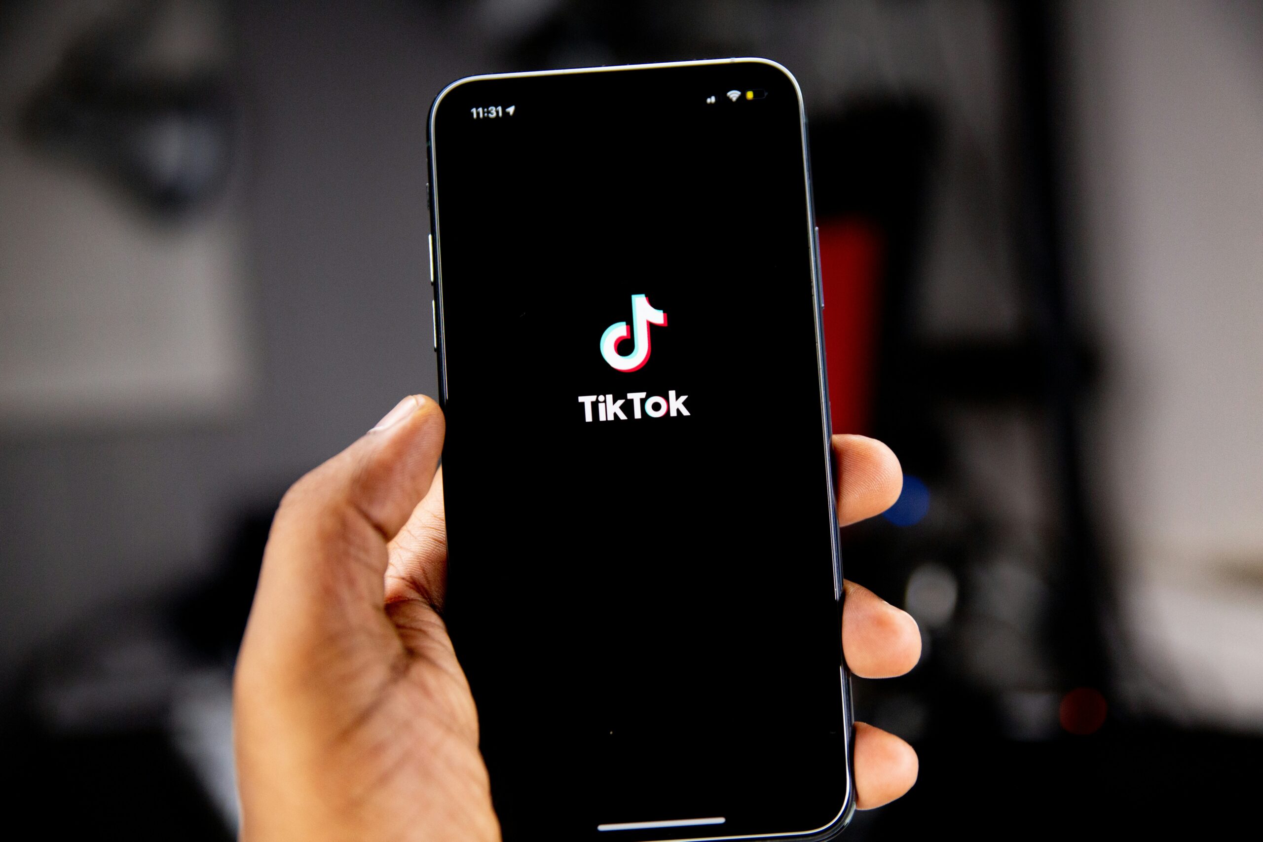 Por qué Bruselas acusa a Meta y TikTok de incumplir la Ley de Servicios Digitales