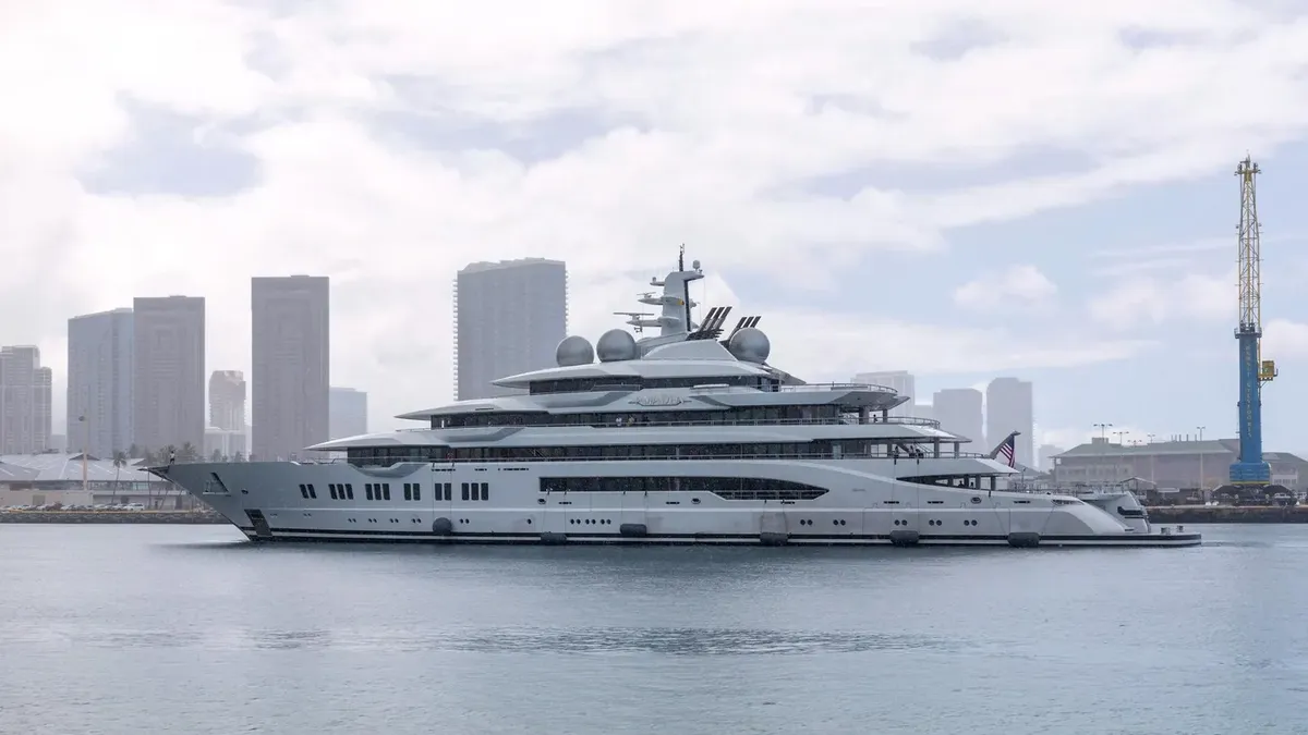 La familia de un multimillonario de Dubai vinculado a Trump compró un superyate confiscado a un oligarca ruso