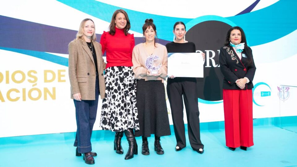 ¡Nos han dado un premio!