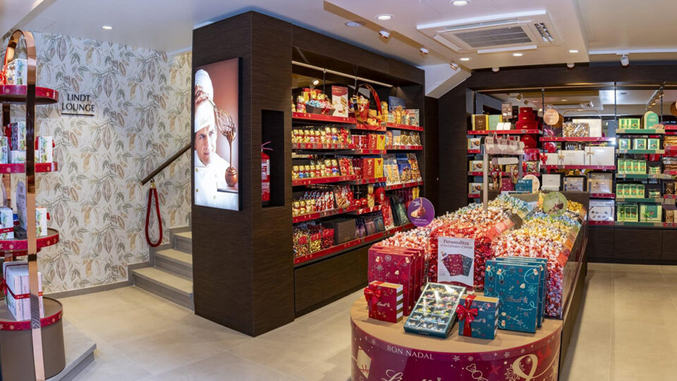 Lindt desembarca con sus chocolates en Andorra: abre su primera tienda en la antesala de la Navidad