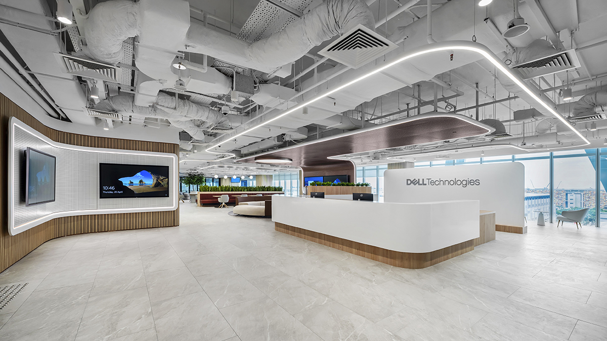 Dell gana 1.338 millones de euros en su tercer trimestre fiscal, un 31,7% más, y mejora previsiones