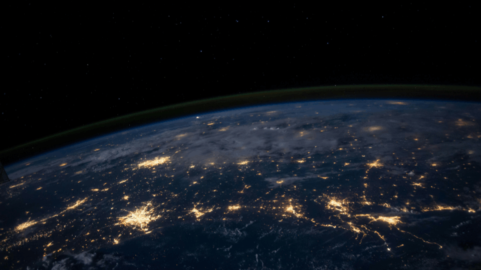 Cómo Google quiere llevar sus centros de datos al espacio para impulsar la inteligencia artificial