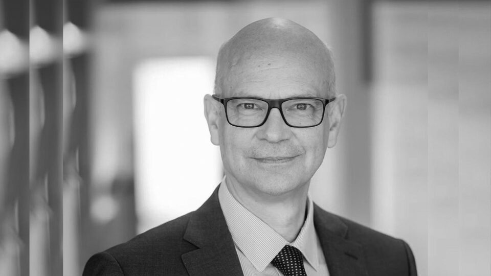 Eutelsat ficha al director financiero de Imerys, Sébastien Rouge