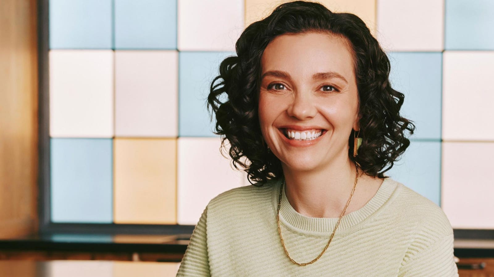 El plan de una pareja multimillonaria para donar su fortuna de 20.000 millones de dólares amasada en Facebook