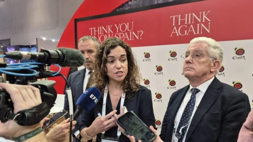 Rosario Sánchez destaca en la WTM el crecimiento «más desestacionalizado» y «sostenible» del turismo británico
