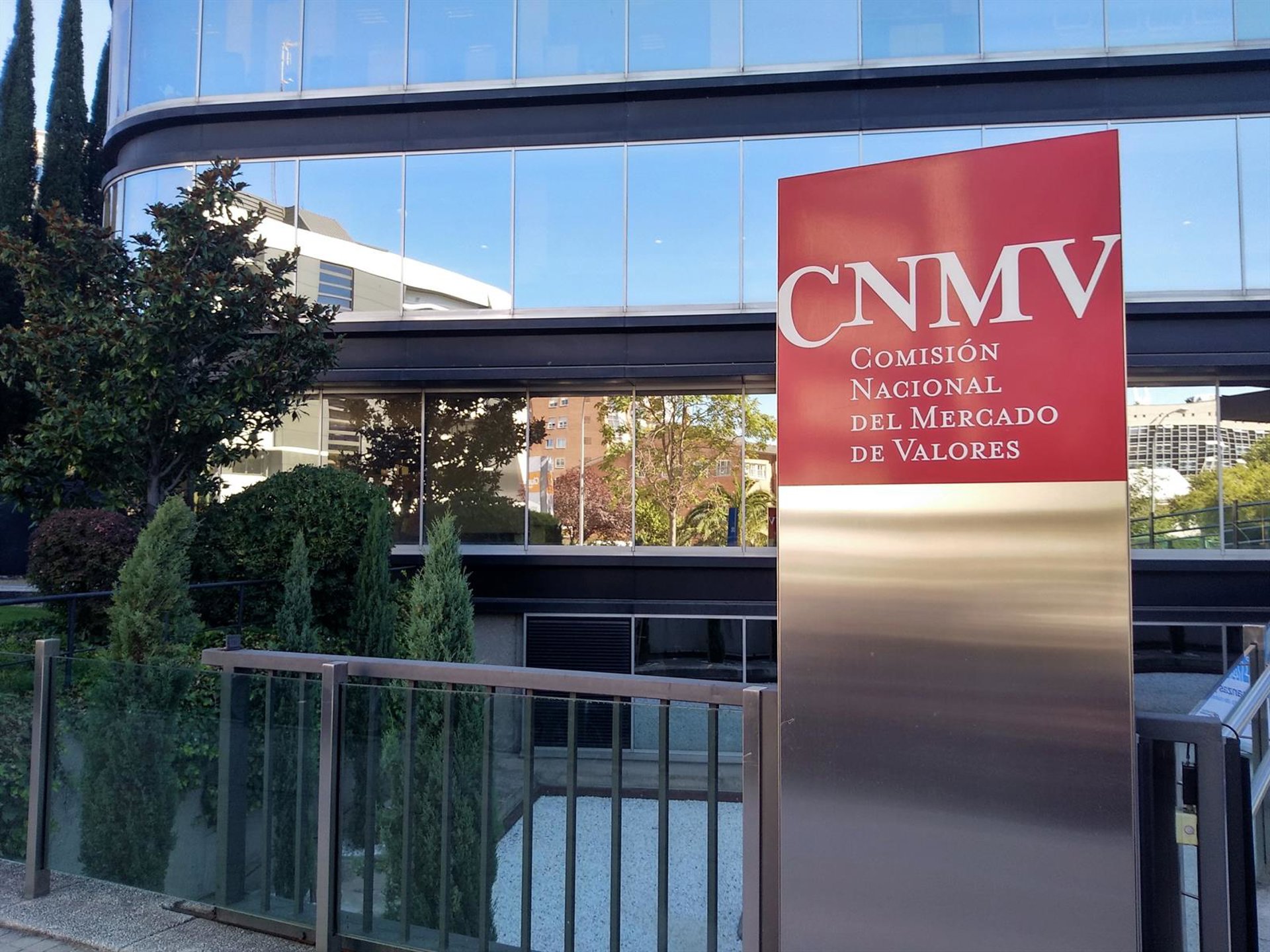 La CNMV avisa de trece ‘chiringuitos financieros’ en Italia