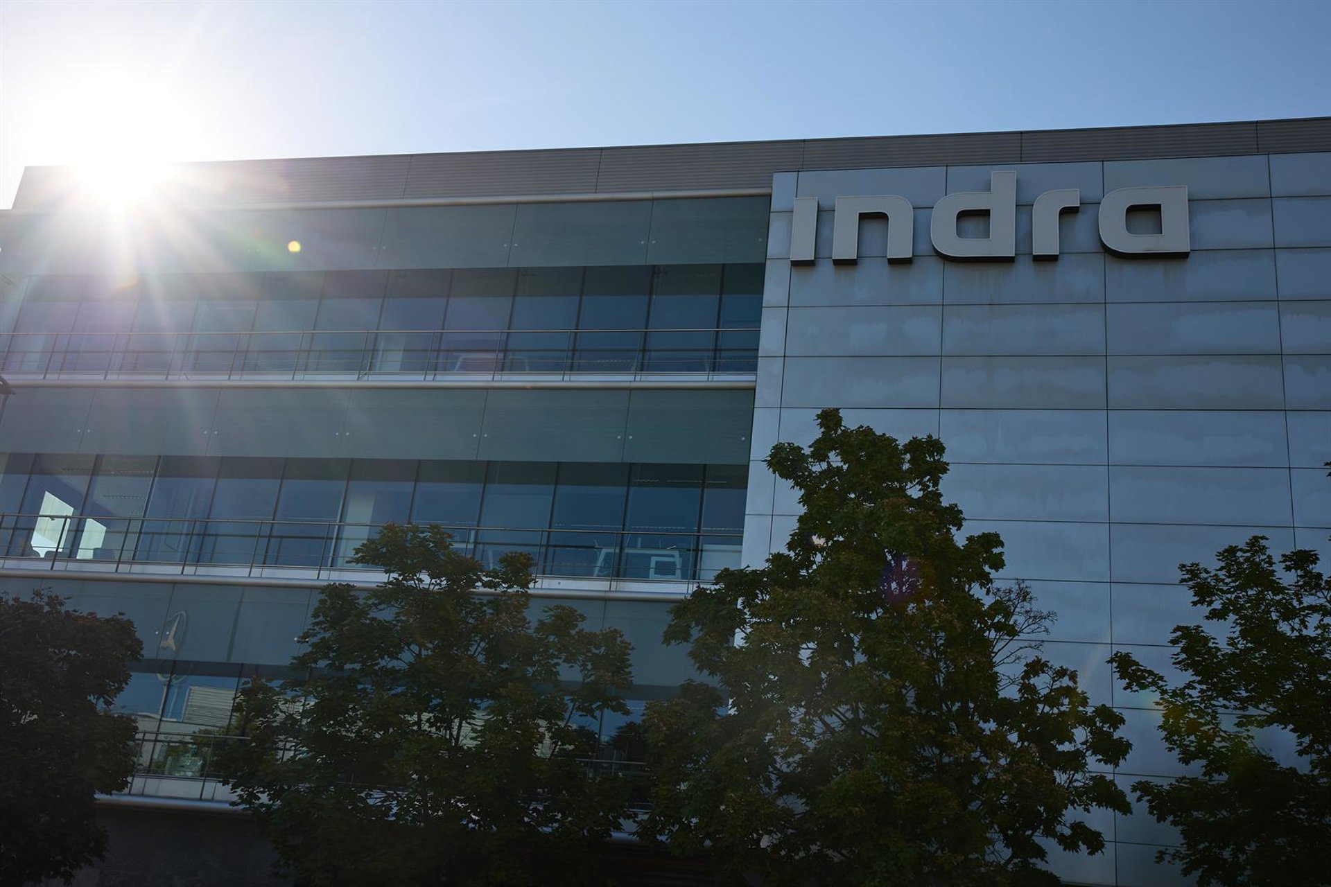 La CNMC autoriza sin condiciones la compra del 89,68% de Hispasat por parte de Indra por 725 millones