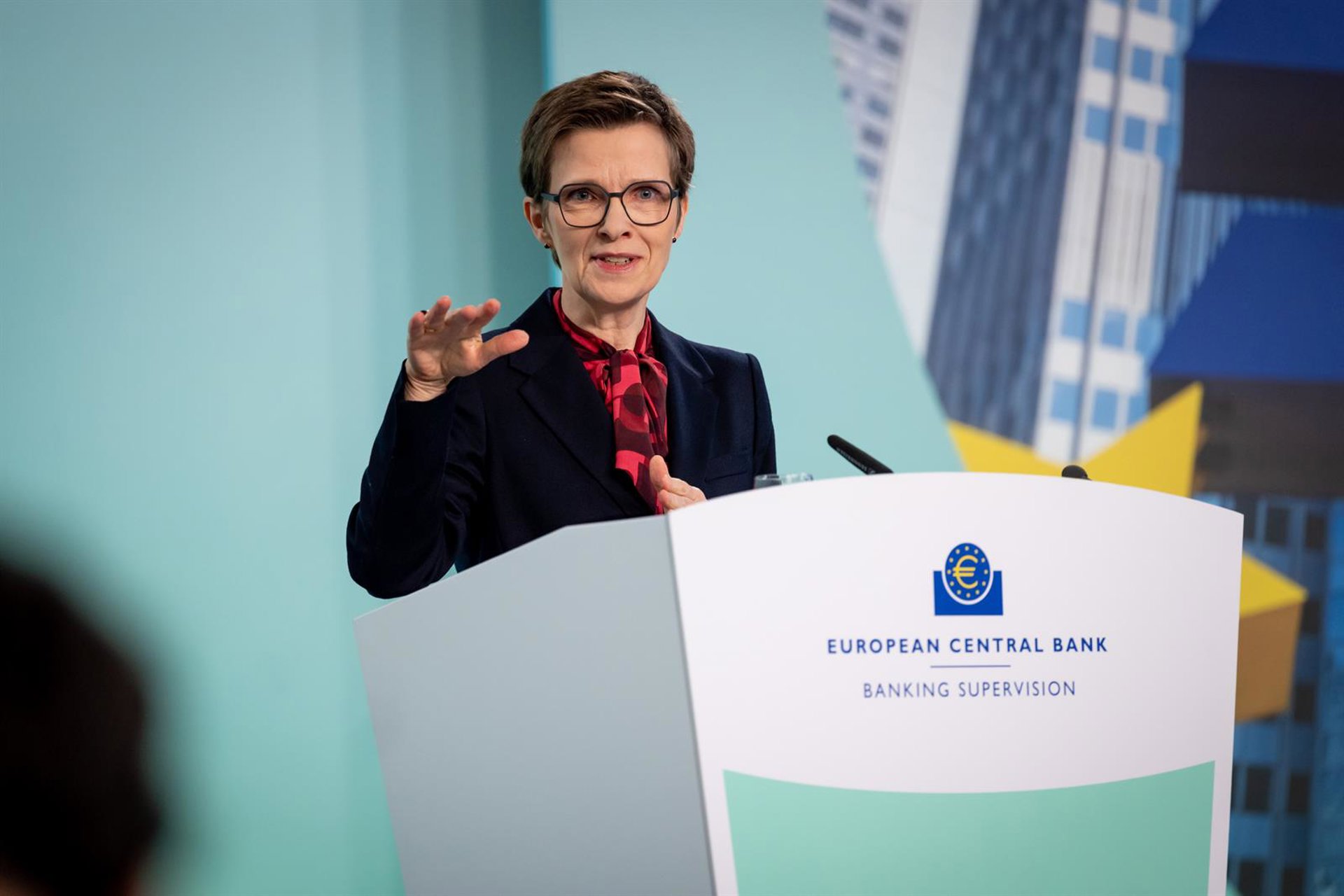 El BCE avisa a los bancos del riesgo sin precedentes de eventos extremos