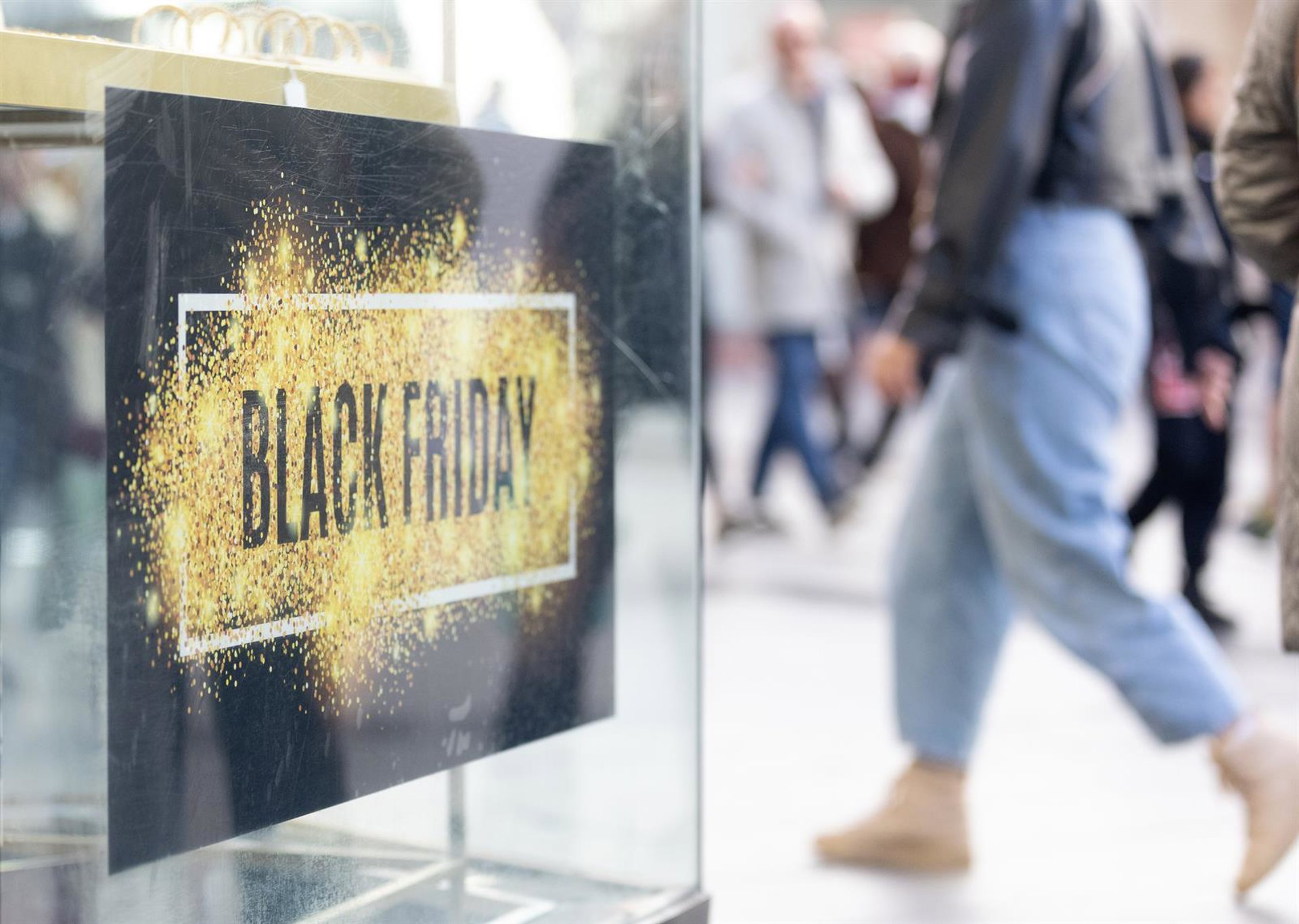 CCOO lanza una campaña para denunciar la sobrecarga laboral en el comercio durante el ‘Black Friday’