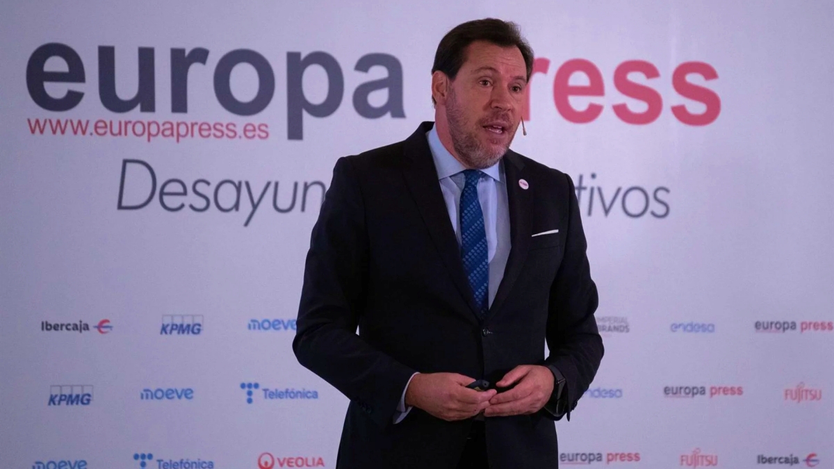 Como en China: Óscar Puente anuncia un plan para subir a 350 kilómetros por hora la velocidad de los trenes