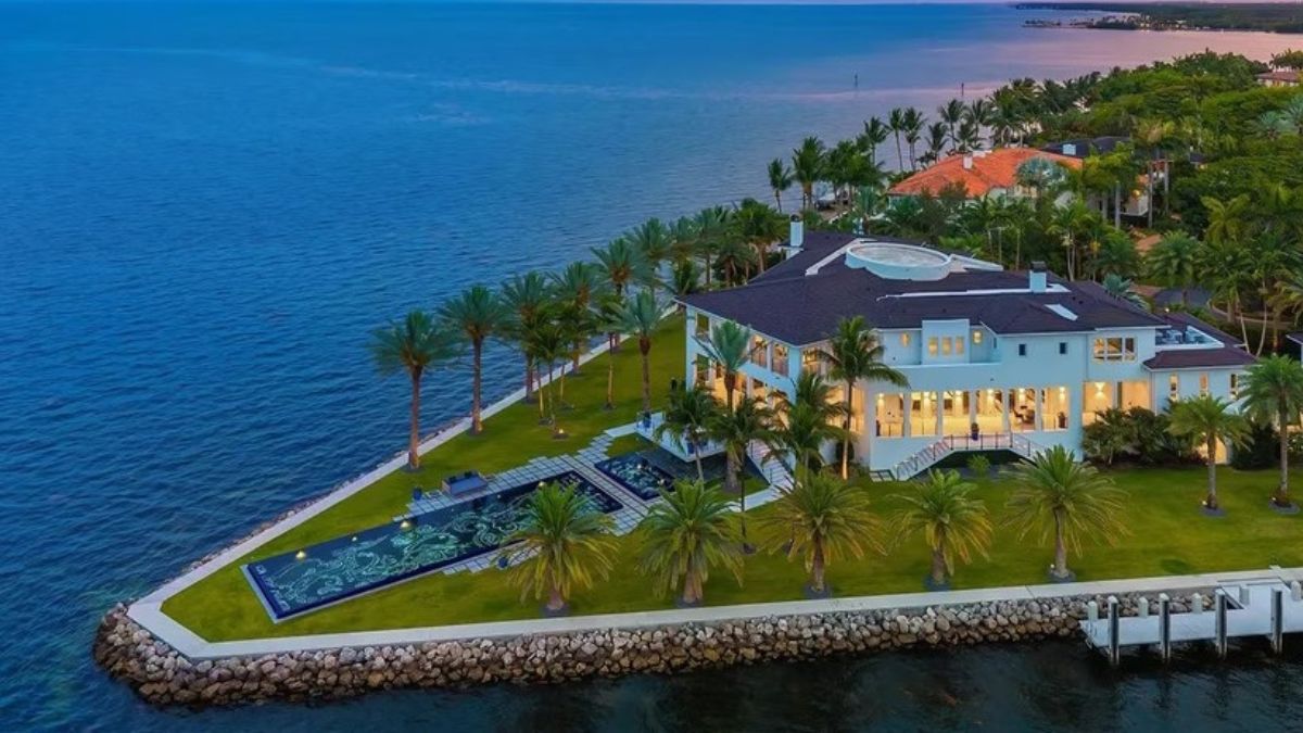 El cantante The Weeknd compra una lujosa mansión en Miami por 54,9 millones de dólares