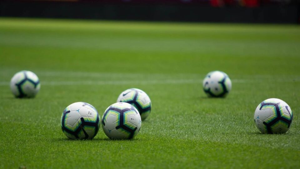 Telefónica y DAZN renuevan los derechos de LaLiga hasta 2032 por 5.250 millones