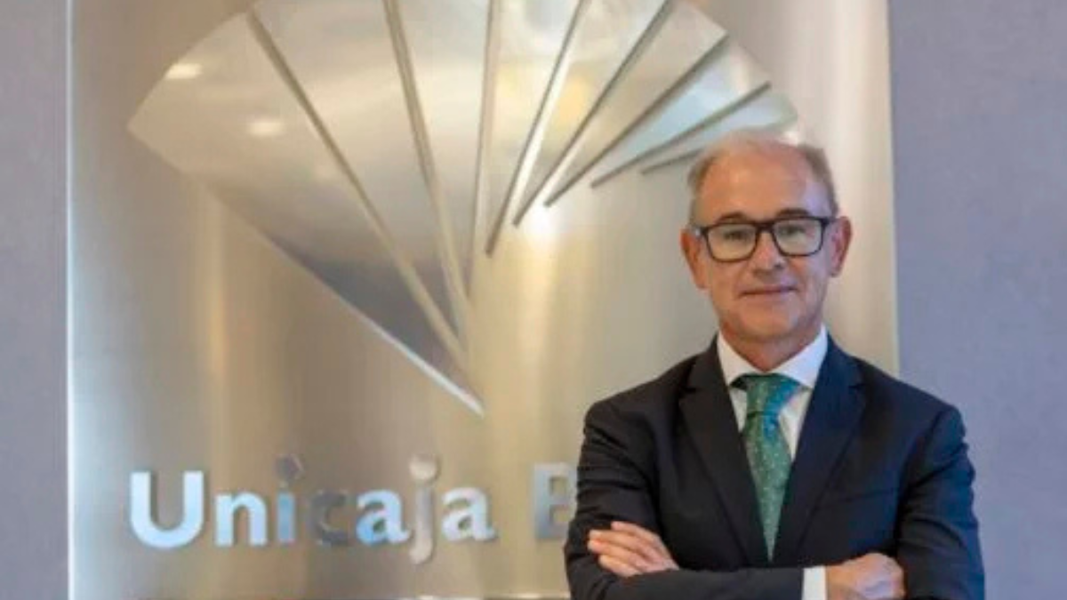 Unicaja refuerza su apuesta por la banca de empresas frente a Santander, BBVA y Bankinter