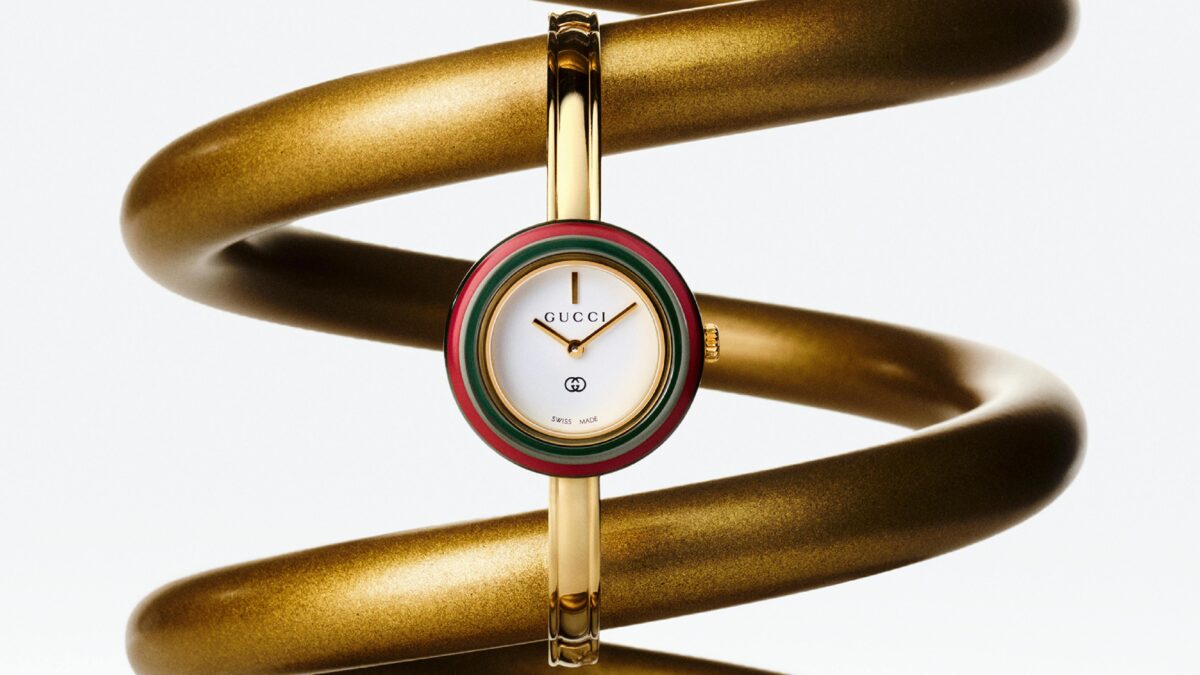 Los nuevos diseños de Gucci, unas zapatillas y un reloj atemporal y elegante