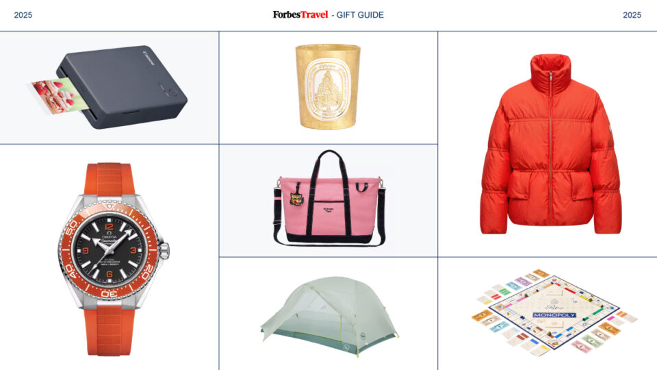 Forbes Travel | 25 regalos de Navidad para viajeros que lo tienen todo