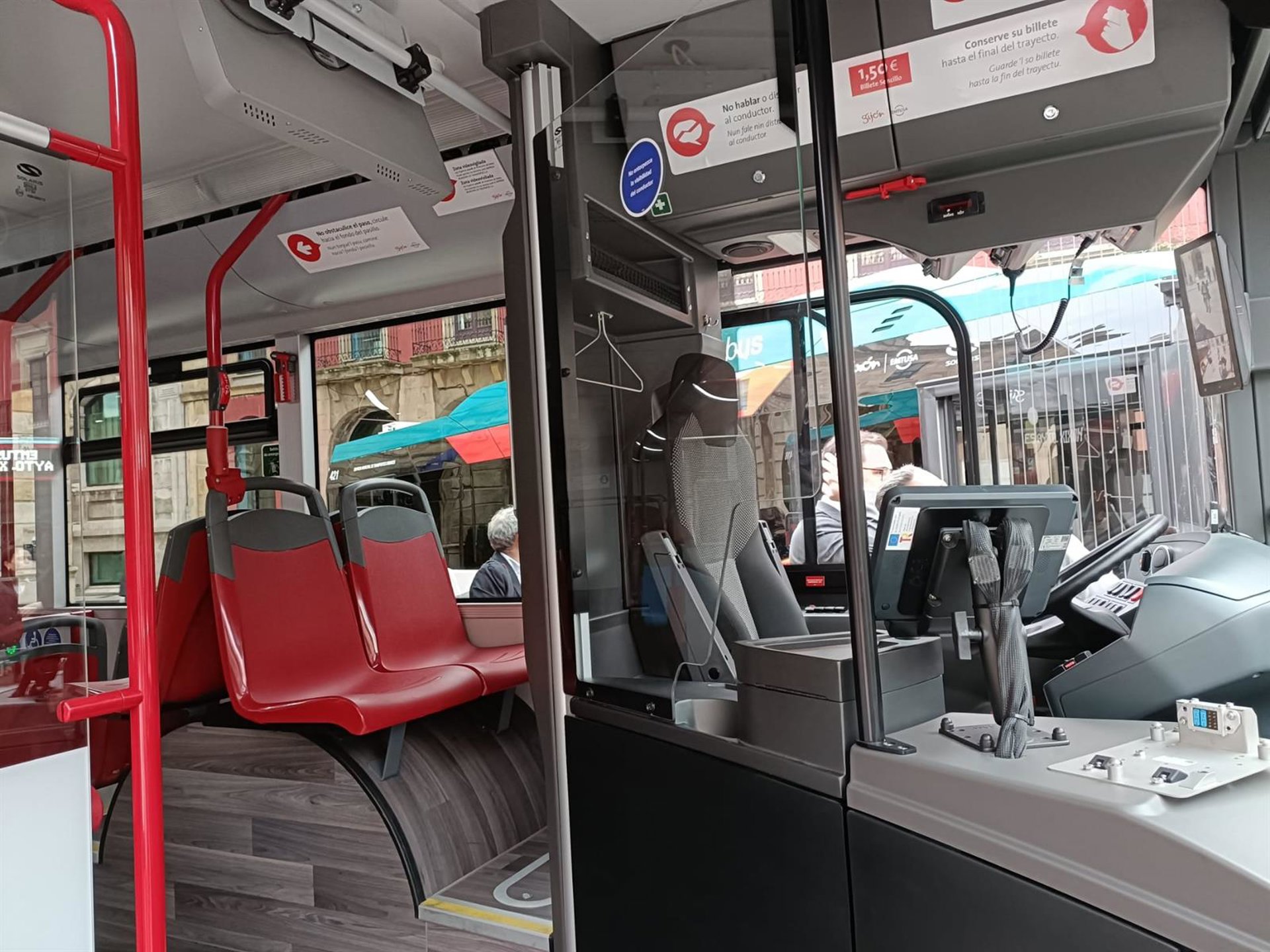 Gijón y Murcia, las ciudades más caras para viajar en transporte público