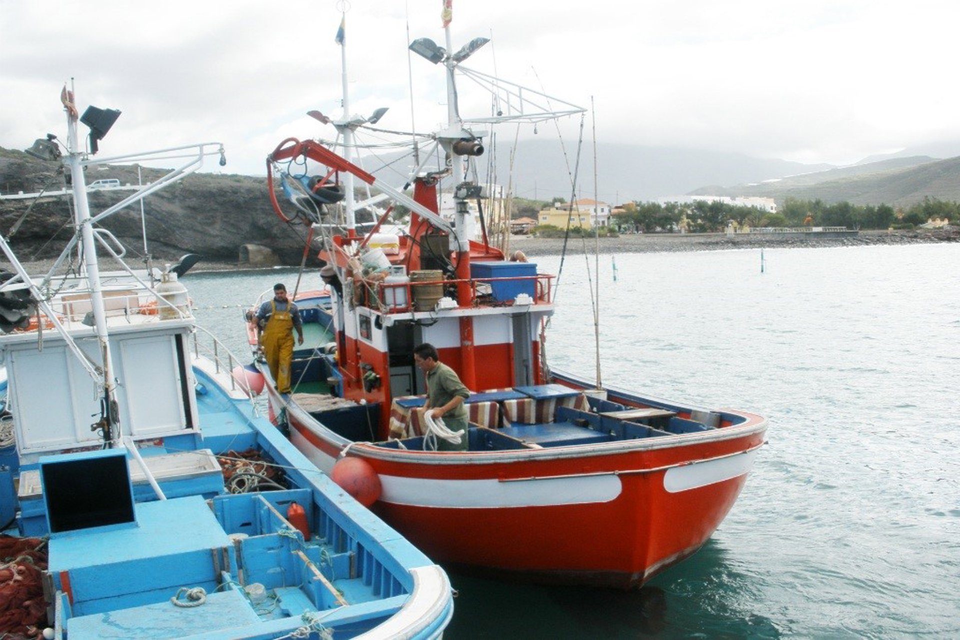 Canarias, «preocupada» ante la iniciativa estatal de experimentar la pesca con cerco industrial en las islas