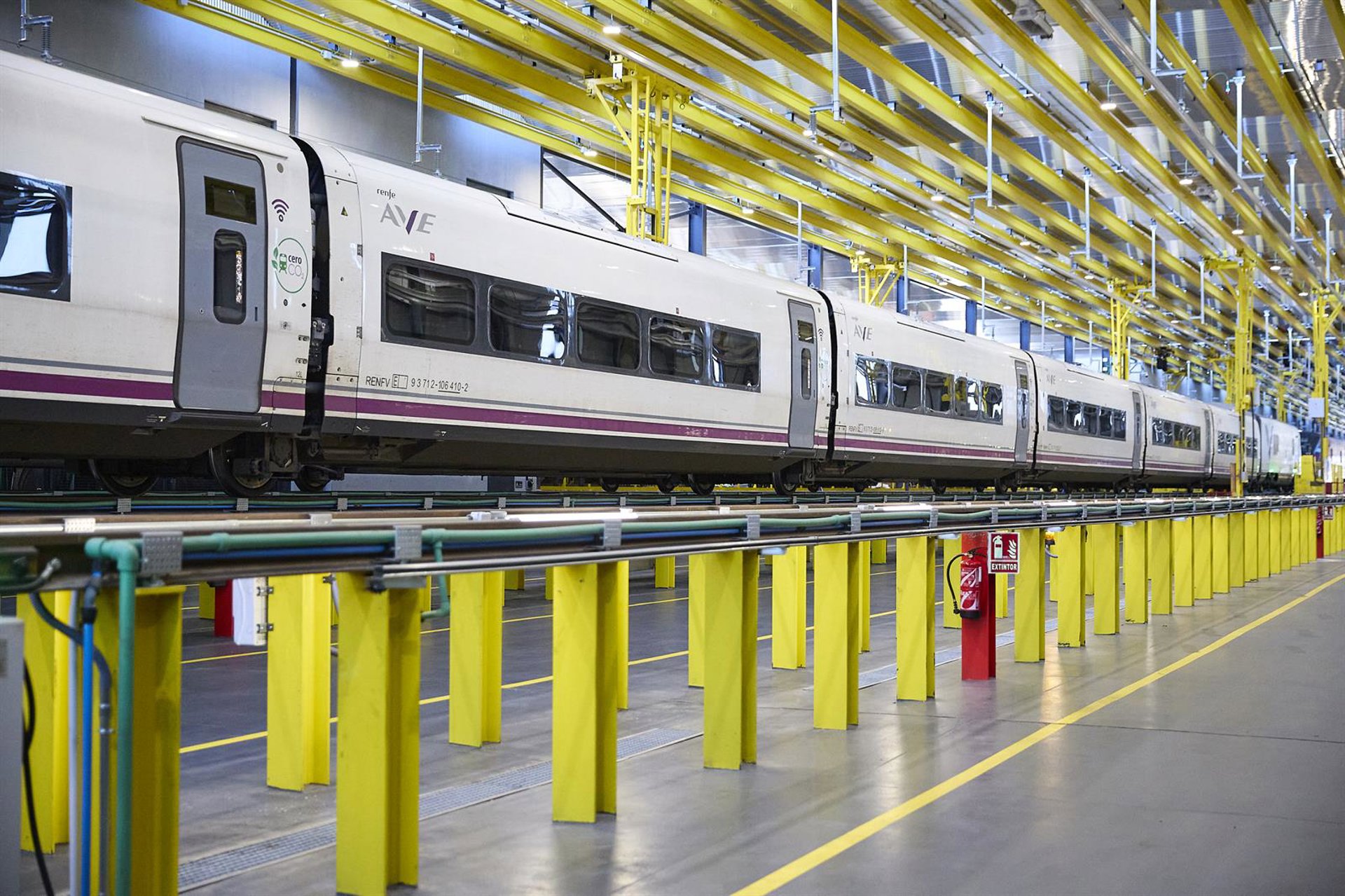 La CNMC sube las tarifas máximas que Renfe podrá cobrar a Ouigo por el uso de sus talleres