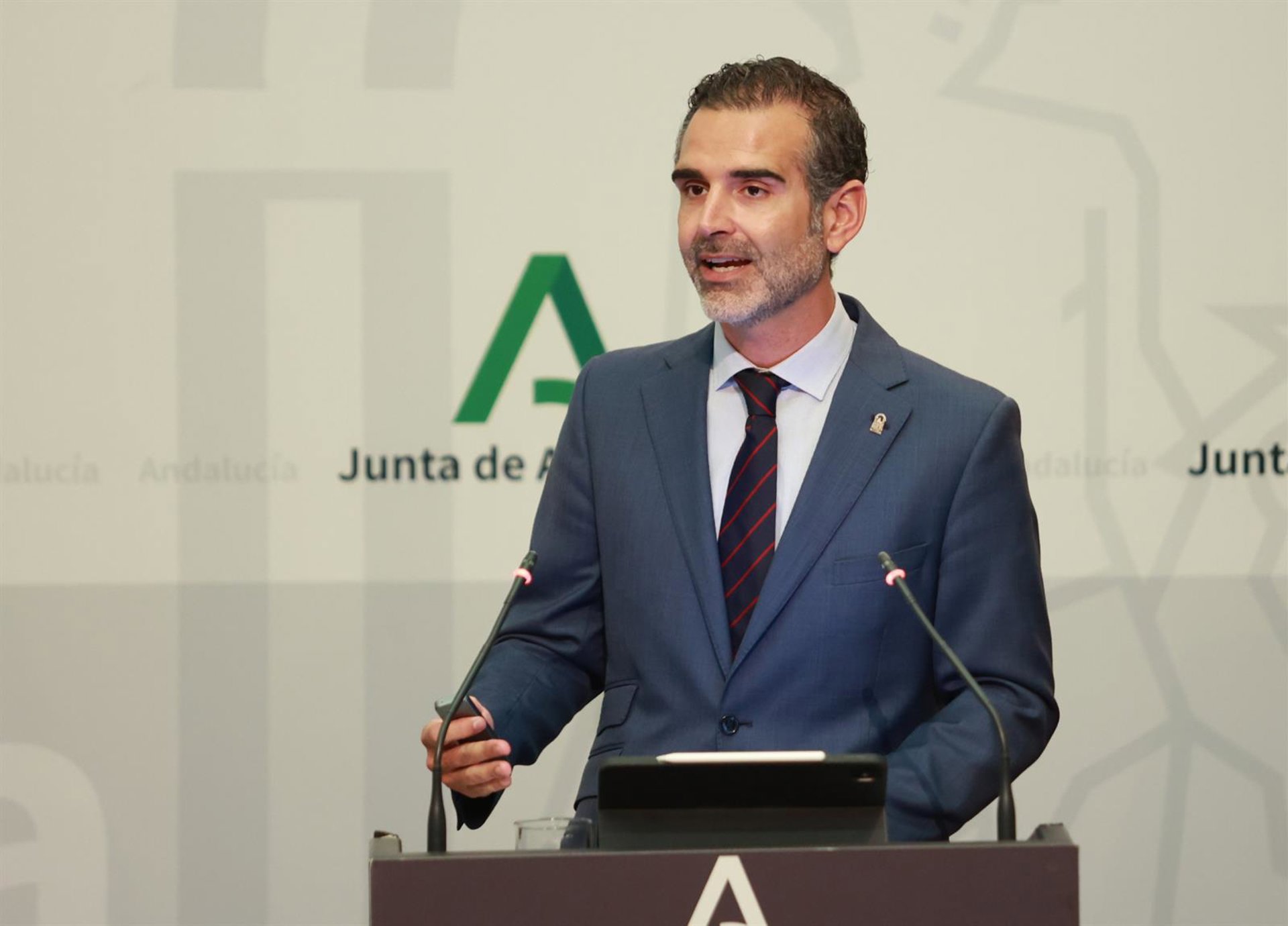 Andalucía pide al Gobierno «la máxima implicación» para que el recorte a pesca del arrastre no salga adelante