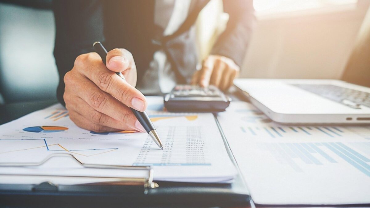 Pymes y autónomos afrontan nuevos retos fiscales en 2026, con Verifactu ...