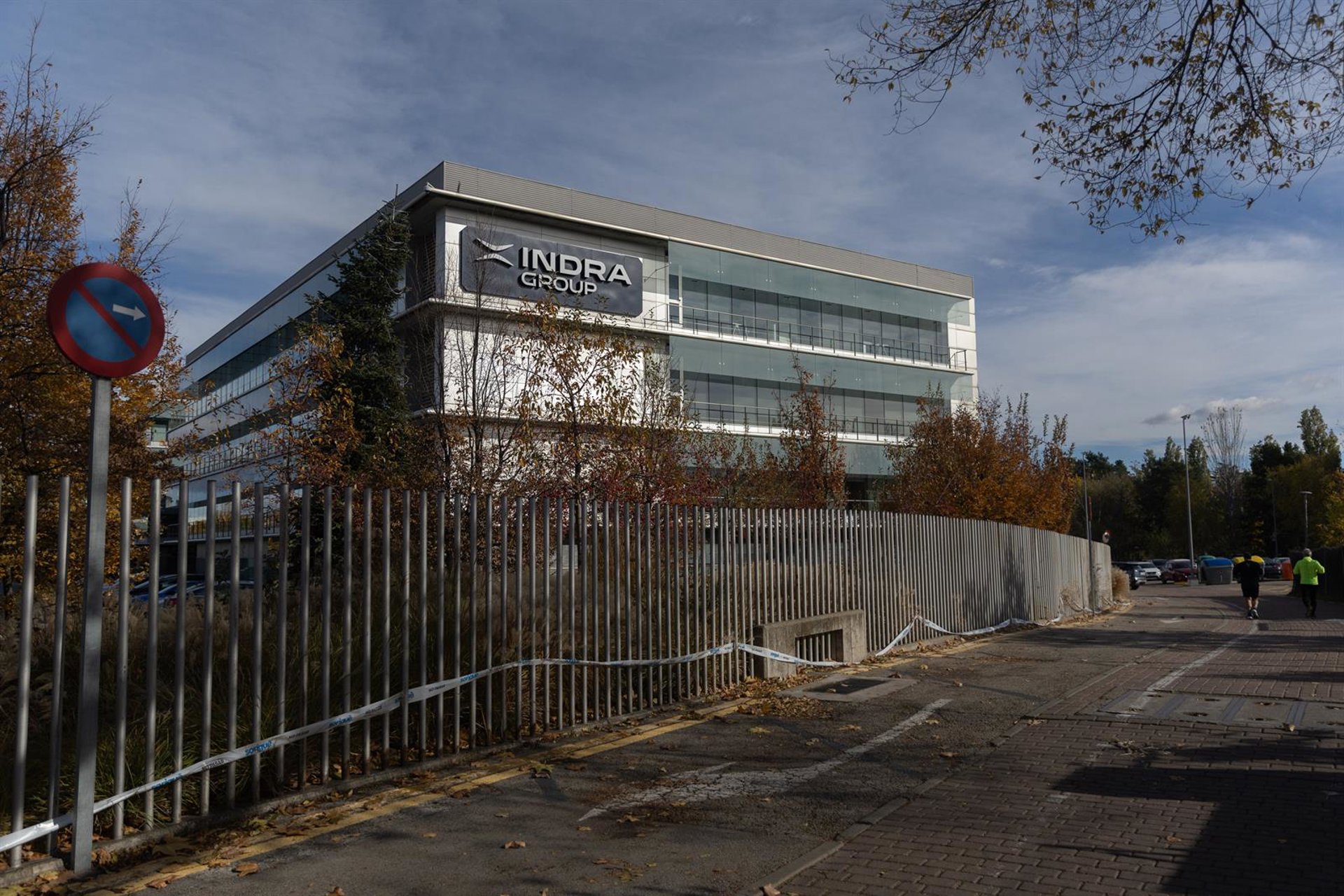 El Gobierno ultima el ‘OK’ a la compra de Hispasat por parte de Indra y los contratos de modernización militar