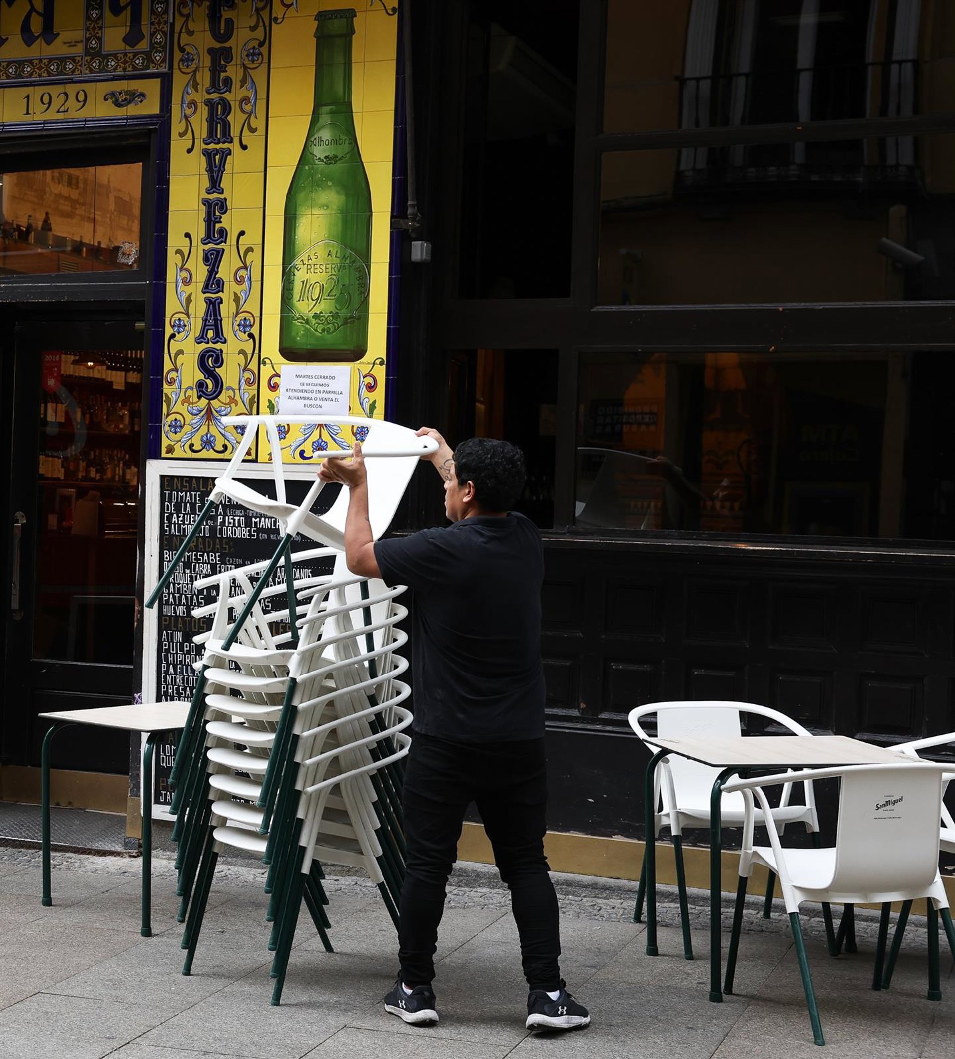 Los costes laborales y los salarios suben en el tercer trimestre hasta cifras récord en 25 años