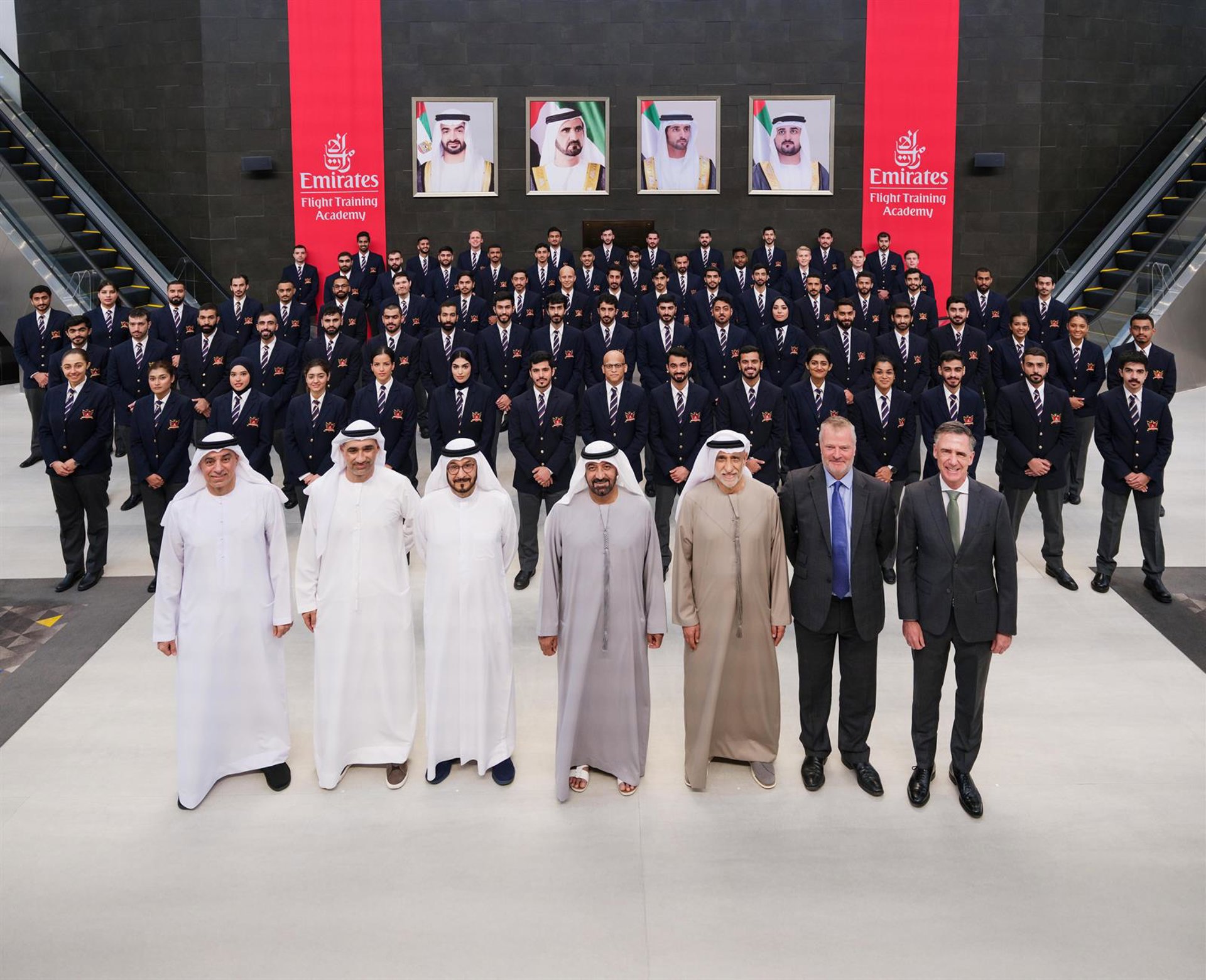 Emirates Flight Training Academy gradúa a 77 nuevos pilotos y supera 300 alumnos formados desde su creación